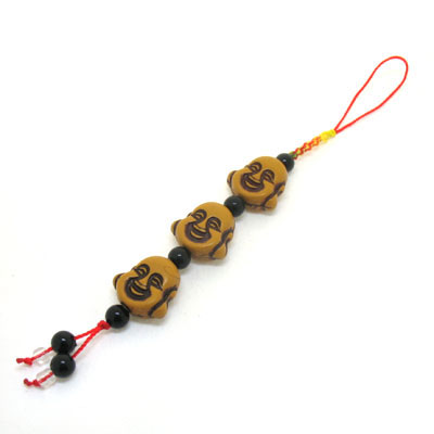 三個笑佛手機(jī)小飾品