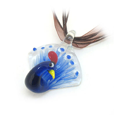 漂亮藍(lán)色孔雀開屏琉璃飾品吊墜
