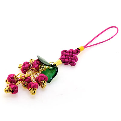 玫紅小草莓手機飾品/結(jié)藝編制掛件
